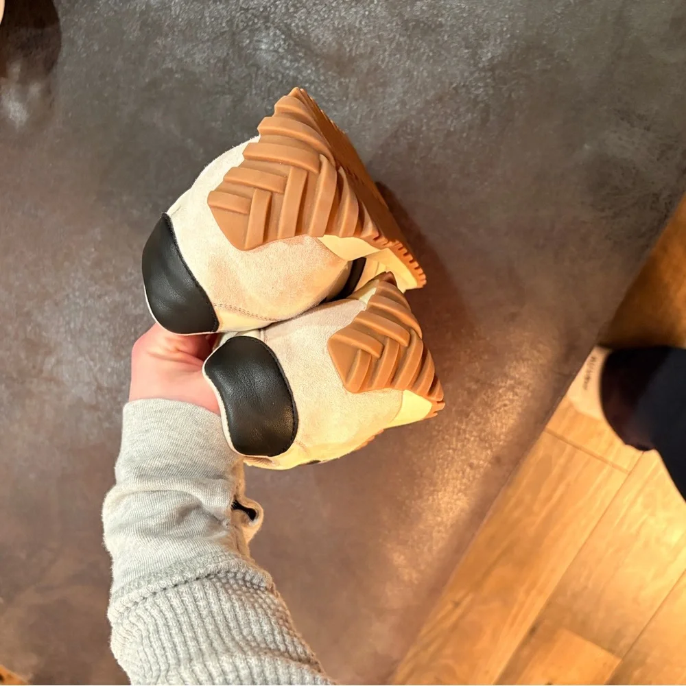 Women's Cream and Black Sneakers - Picture 3 of 5